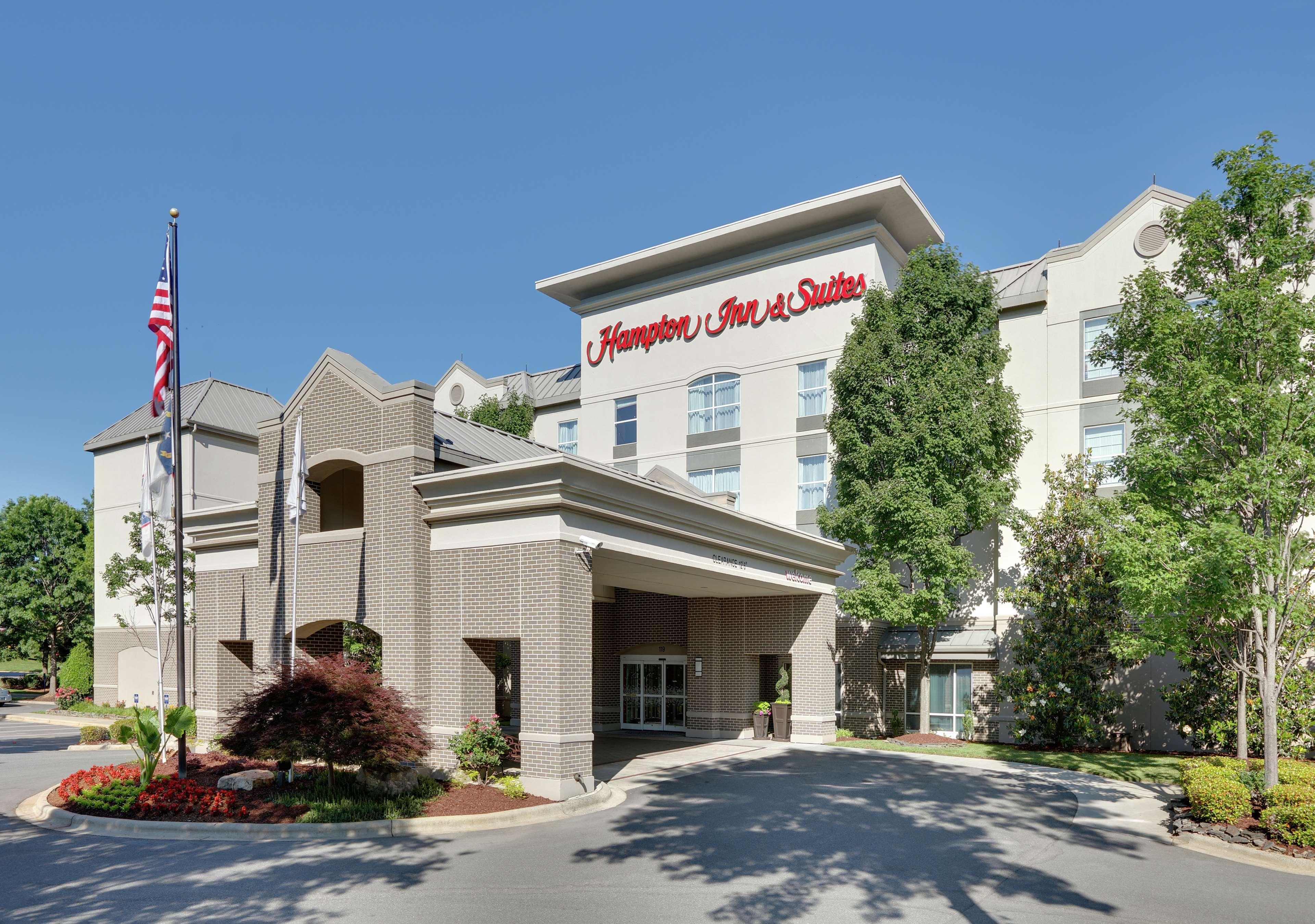 Hampton & Hotel 3*