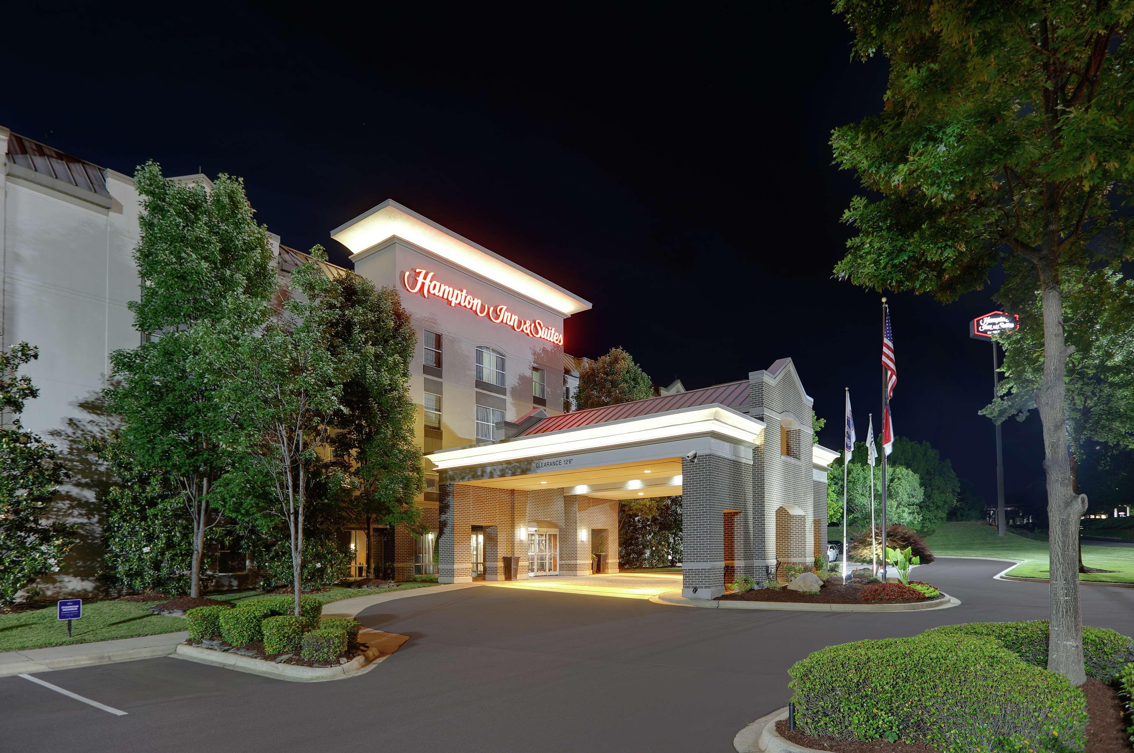 Hampton & Hotel