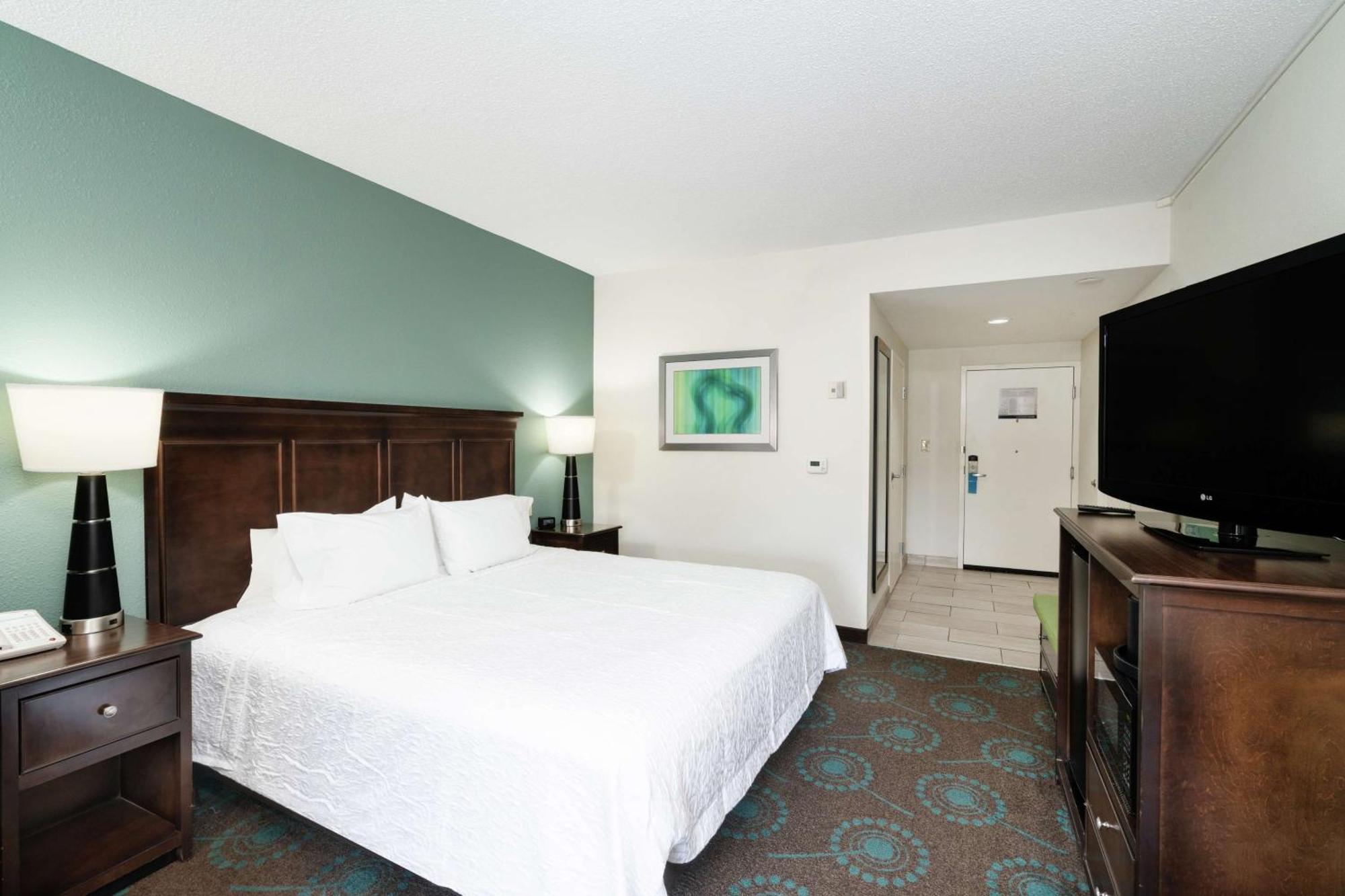 Hotel Hampton & 3*