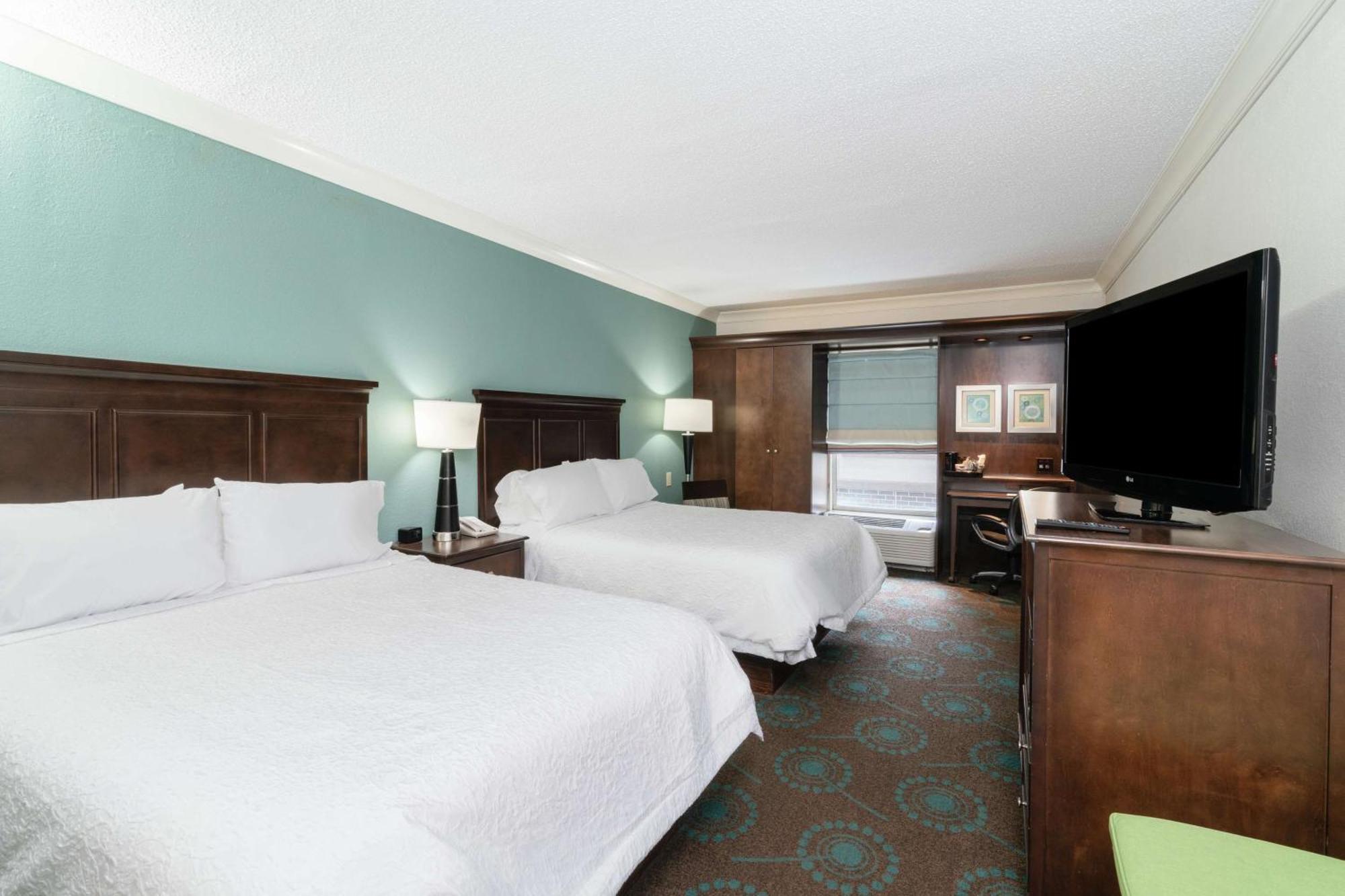 Hotel Hampton & 3*