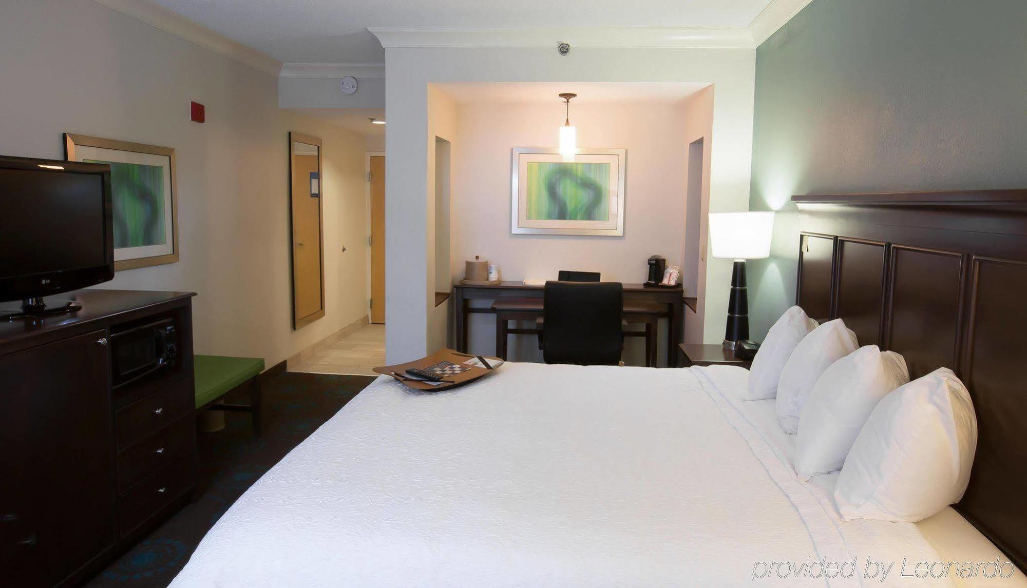 Hotel Hampton & Mooresville